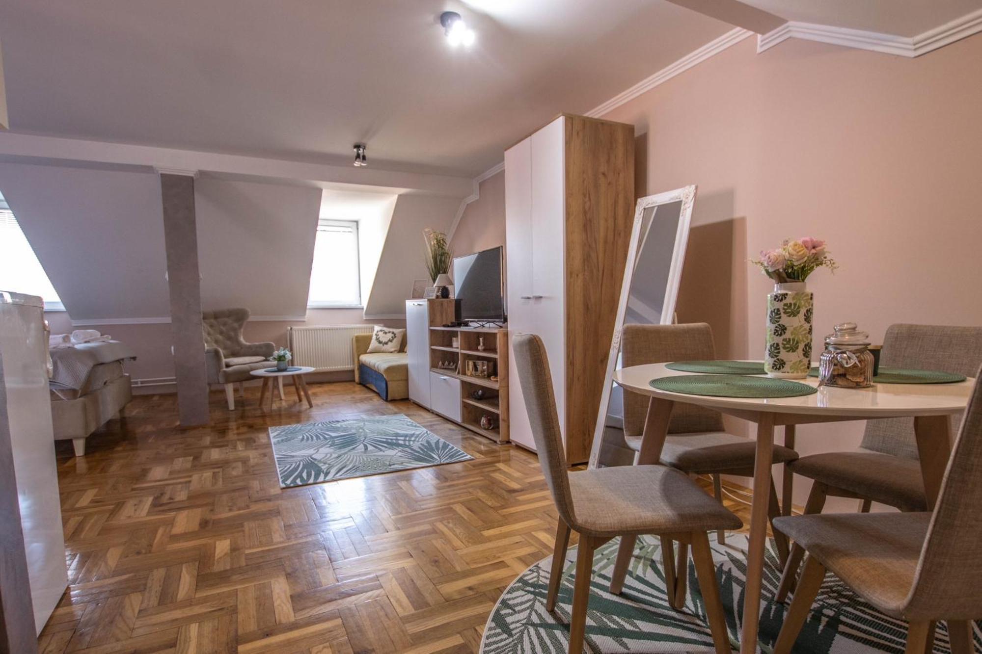 Garden Apartment ซูโบติกา ภายนอก รูปภาพ